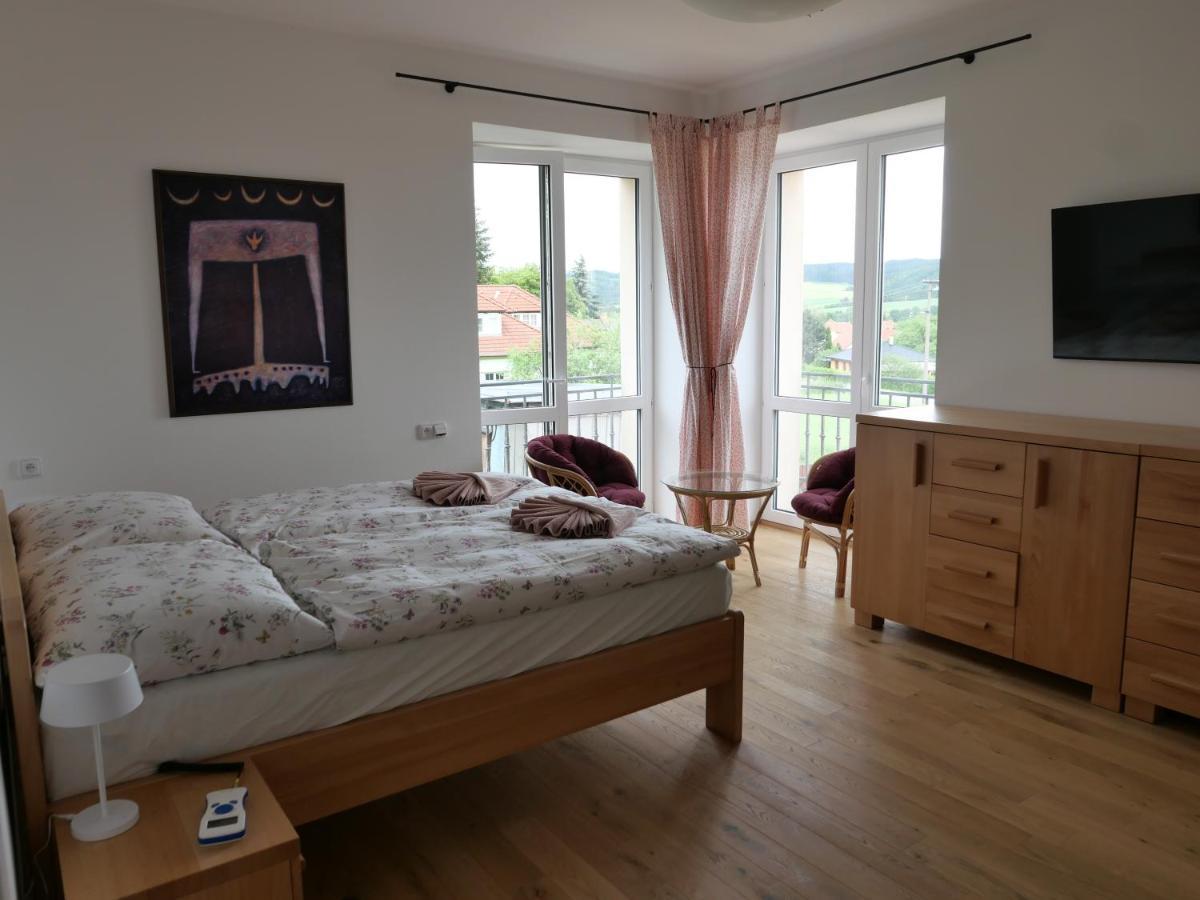 Penzion Renesance Drnovice  Exteriör bild