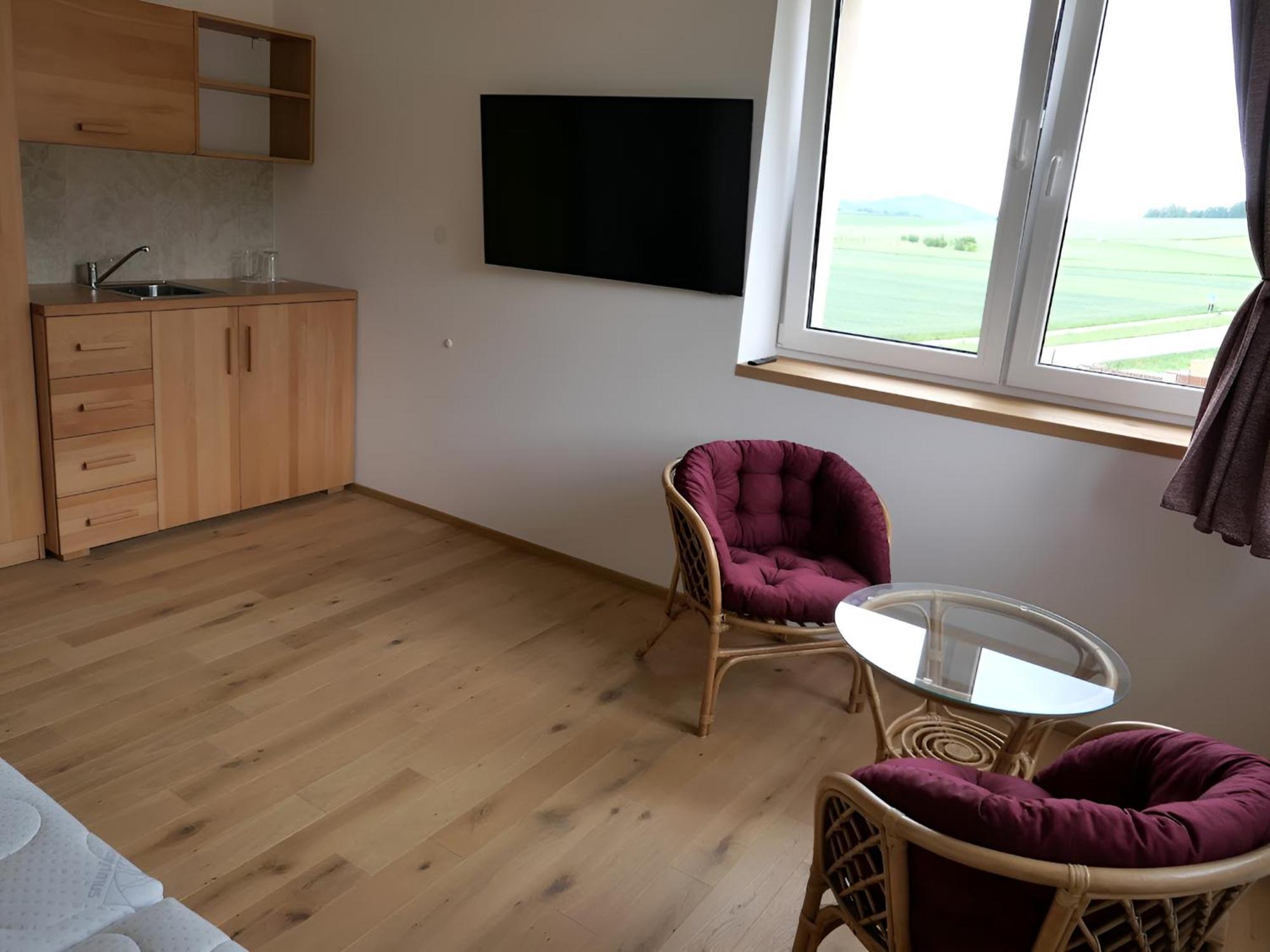 Penzion Renesance Drnovice  Exteriör bild