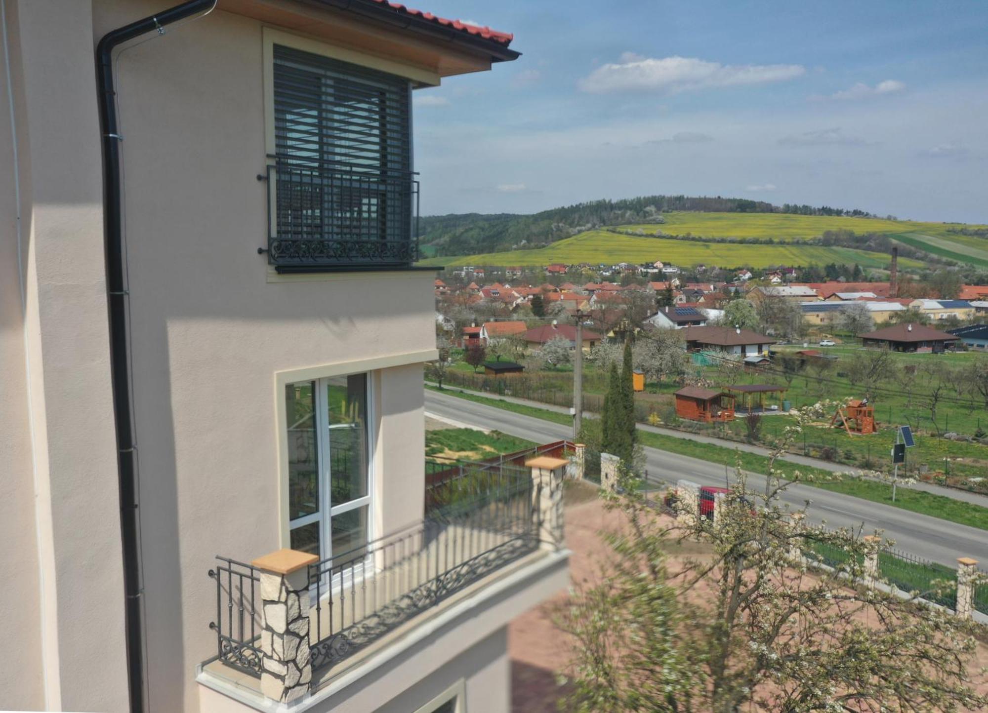 Penzion Renesance Drnovice  Exteriör bild